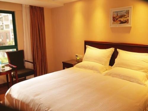 GreenTree Inn Anhui Lu’an Huoshan Yingjia Avenue Business Hotel