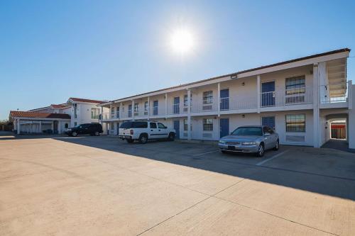 Motel 6-Grand Prairie, TX - Interstate 30 in Grand Prairie, USA