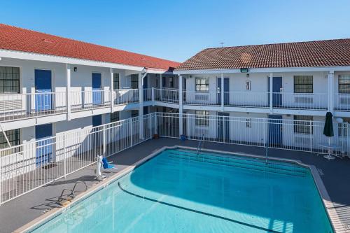 Motel 6-Grand Prairie, TX - Interstate 30 in Grand Prairie, USA