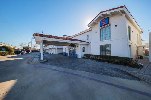 Motel 6-Grand Prairie, TX - Interstate 30 in Grand Prairie, USA