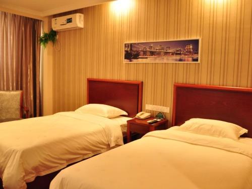 Mainland Chinese Citizens - Standard Twin Room image 3