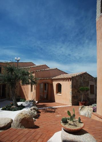 Exterior view, Hotel Arathena in Olbia