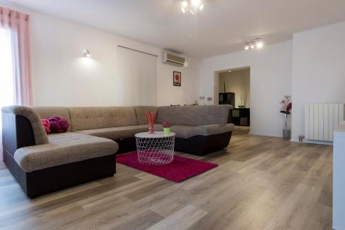 Apartment Blaženka - image 9