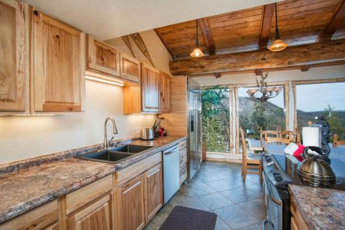 Timber Ridge Resort by 101 Great Escapes - image 3