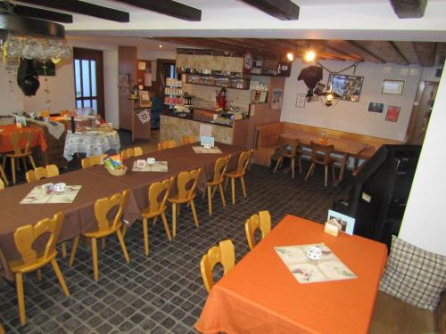 Restaurant, Restaurant Felsenburg in Kandergrund