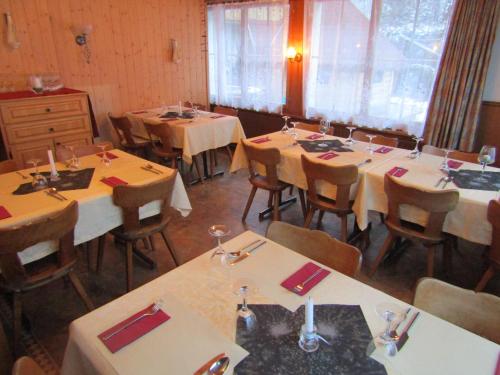 Restaurant, Restaurant Felsenburg in Kandergrund