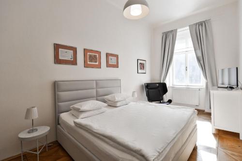 Kafka's Head Apartment, Praha
