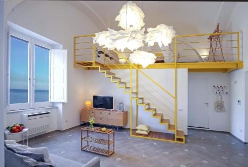 Starhost - CASTLE MEZZACAPO seaview terrace, garden and parking, Minori (foto 7)