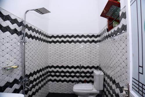 Family Room with Bathroom image 8