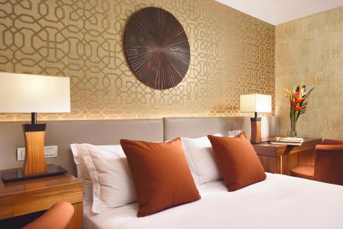 1 queen bed, 1 twin bed