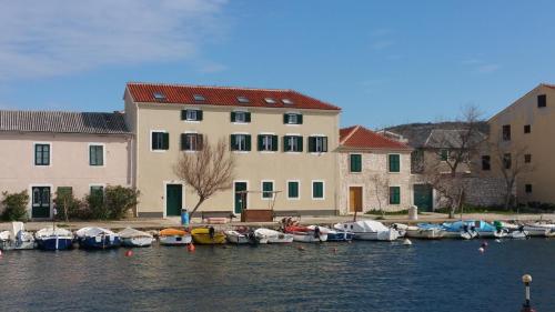  Dentex Apartments, Pension in Vinjerac