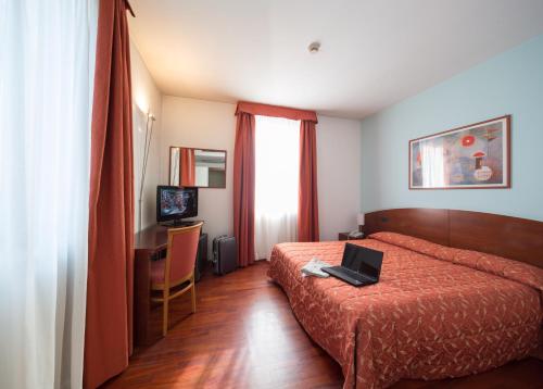 Hotel La Cascata – Azzano San Paolo, VA
