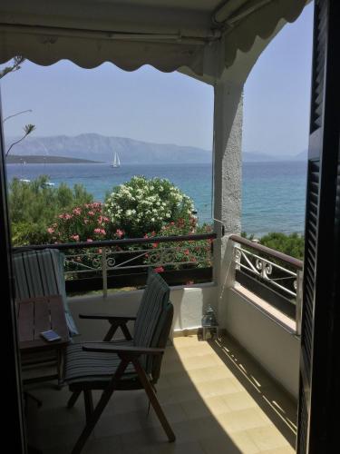 Lefkada Beachfront Apartment – Nikiana, GA