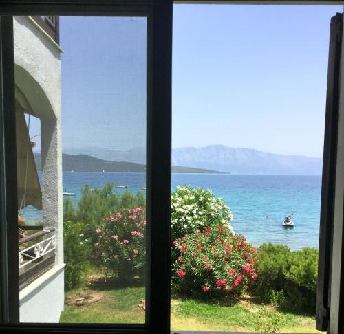 Lefkada Beachfront Apartment – Nikiana, GA