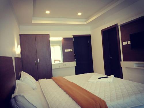 Deluxe Room image 10