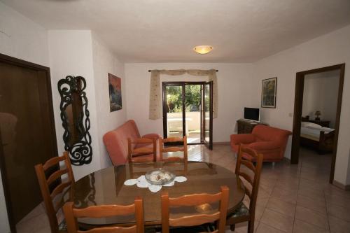 Comfort Apartment with two bedrooms, two bathrooms and Garden View (4 person)