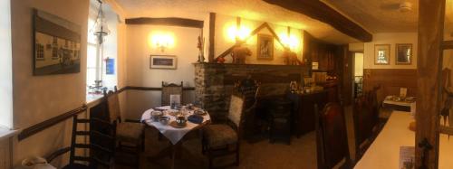 Oprema, Borderers Inn in Brecon center