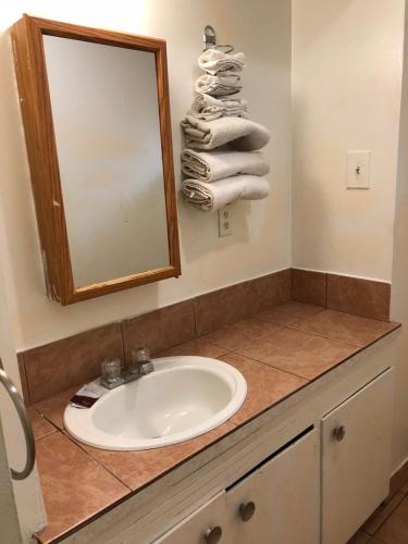 Budget inn - image 13