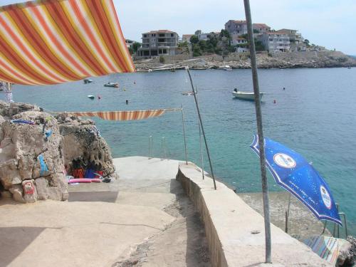 Family friendly seaside apartments Sevid Trogir - 14790 - image 2