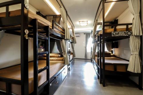 1 bunk bed
