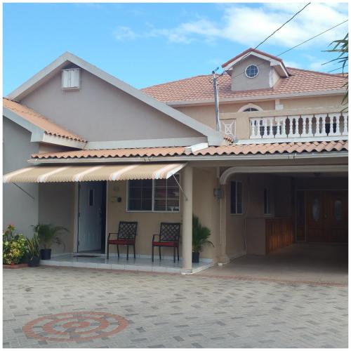 Caribbean Estate 3 Bedroom Suite In Portmore Jamaica
