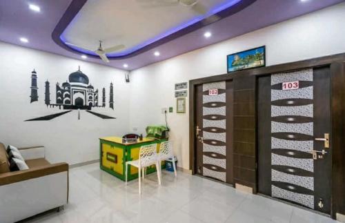 Friends Home Stay - Agra