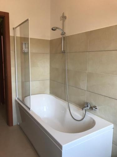 Color House Malpensa B&B 4