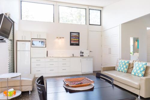 Facilities, By the Beach B&B Self Contained Apartments in Sanctuary Point