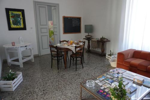 Food and beverages, Volver in Lecce City Center