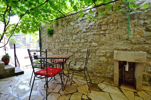  Apartments Lola in Omiš