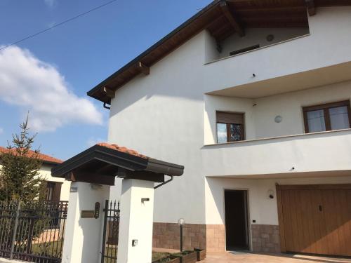 Color House Malpensa B&B - 출입구