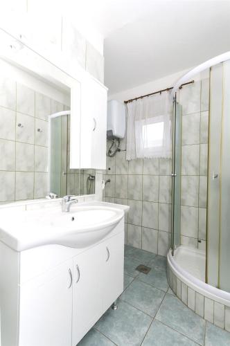Apartments Toni - image 11