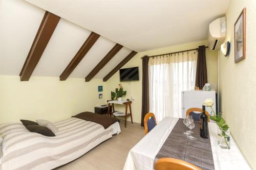 Apartments Toni - image 5