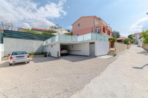 Apartments Ljubica, Rogoznica (photo 2)