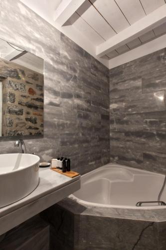 Aegila Boutique Hotel - image 5