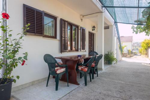 Apartment Vinka - image 7