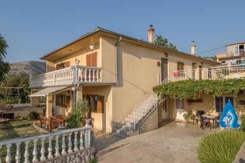  Apartment Lana, Unterkunft in Senj