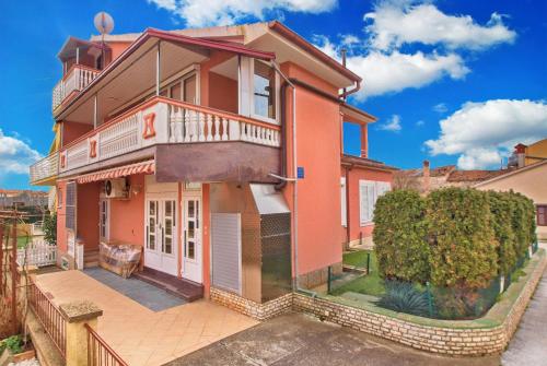  Apartments Josip 1544 in Fažana