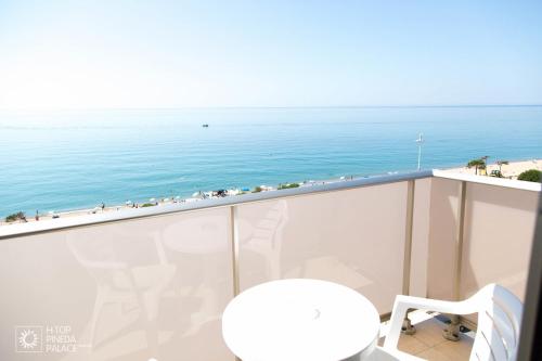 H Top Pineda Palace Hotel Room Type - Twin Room with Sea View
