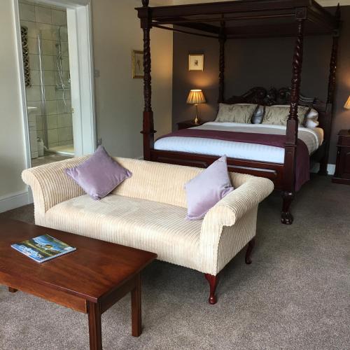 The Eagles Hotel - image 4