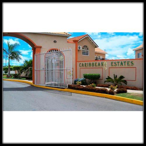 CARIBBEAN ESTATE 2 BEDROOM SUITE 17.9547852 76.9203871 Saint Catherine