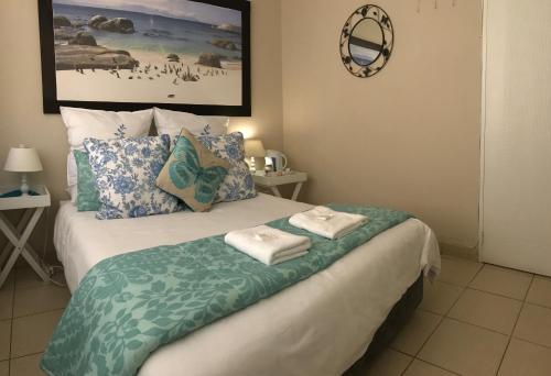 Bay Breeze Guesthouse Selfcatering Room Type - Double Room with Shared Bathroom