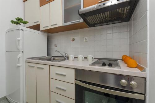 Apartments Srecko - image 13