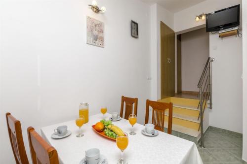 Apartments Srecko - image 9