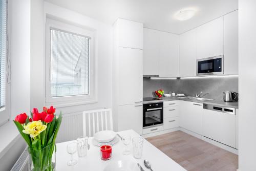 CityWest Apartments - image 7