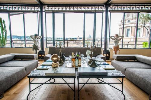 Grand Hotel Plaza - image 4