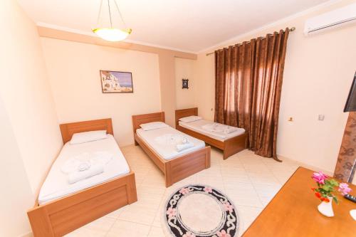Family Suite with Balcony image 9