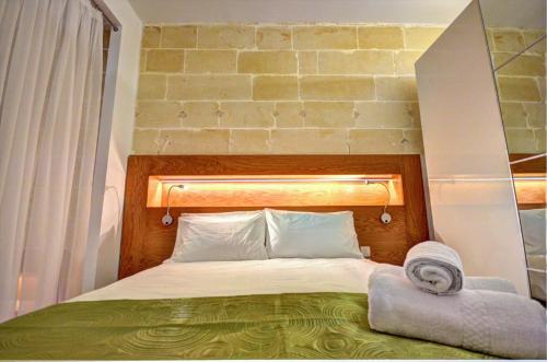 Moon Stone (Valletta), Valletta