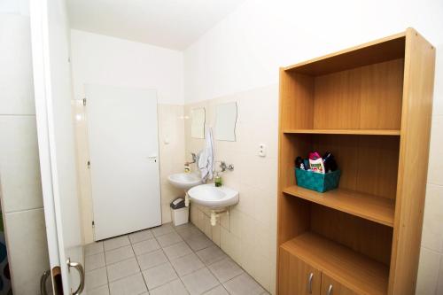 Nitra Glycerin Hostel - image 13