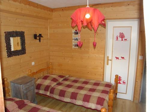 2 twin beds